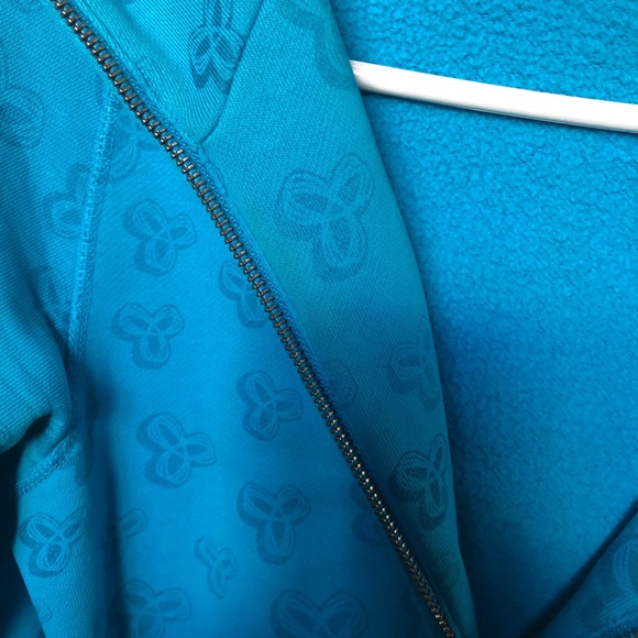 Aritzia TNA hooded zip-up sweater - Picture 4 of 12